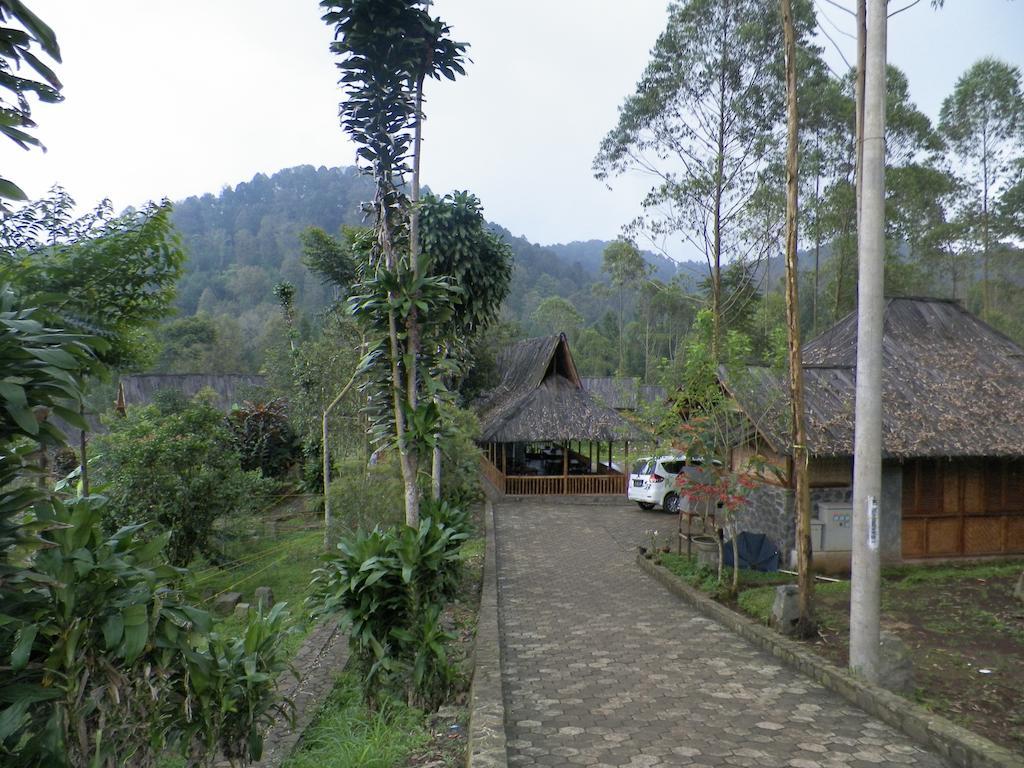 בנדונג Villa Kampung Karuhun Sutan Raja מראה חיצוני תמונה